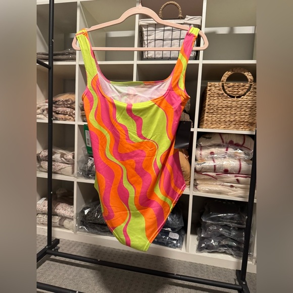 Women’s Malibu Barbie Halloween costume - Picture 7 of 7